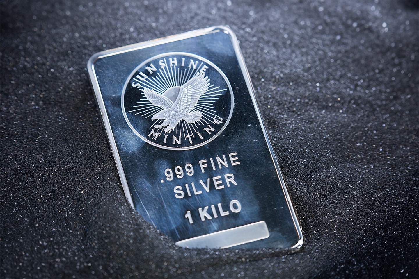 Exquisite 1 Kilo Silver Bar by Sunshine Minting