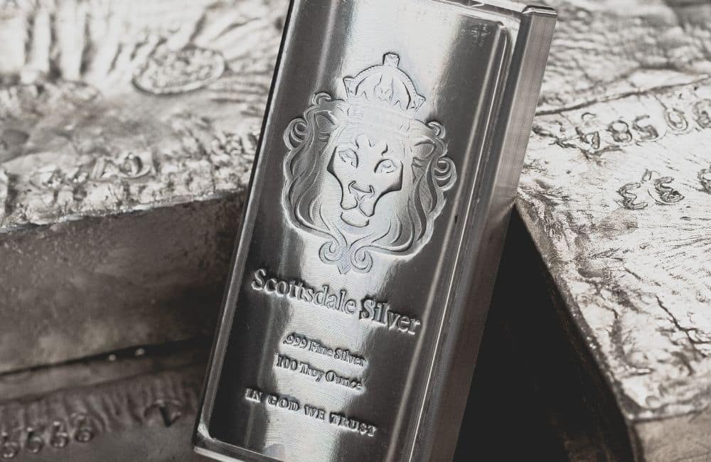 A silver bar with a lion on it.